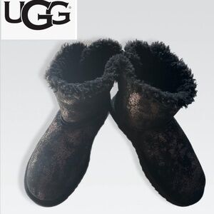 UGG Women's Black and Silver Winter Boots